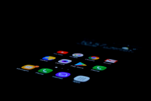 Google Play убрал приложения VK, Max и Одноклассники